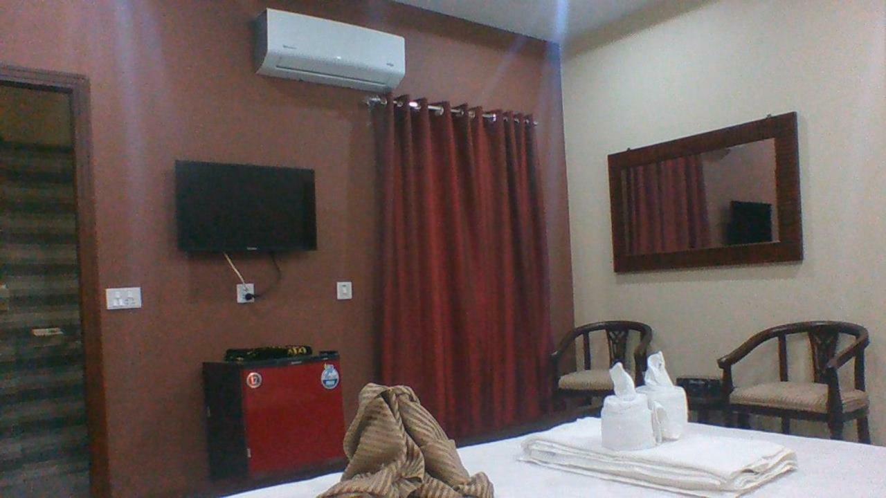 Red Roof Hotel Sahiwal Εξωτερικό φωτογραφία